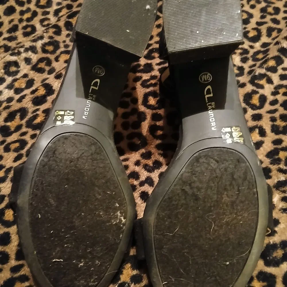 CL By Laundry Heels Size 9